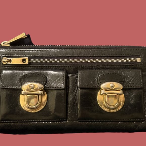 Marc Jacobs Black Leather Wallet with Gold Hardware EUC - Picture 2 of 12